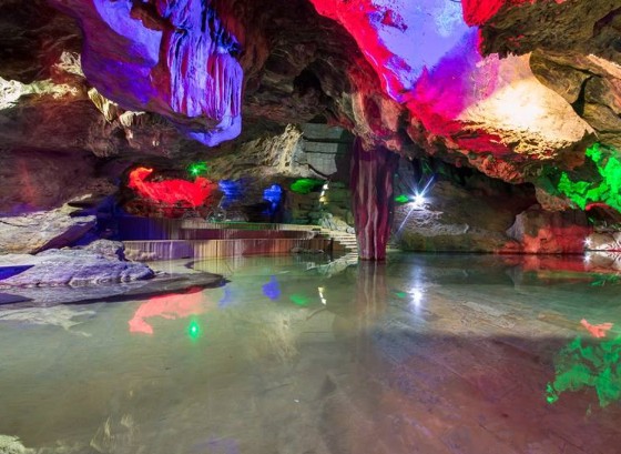 清远十大温泉度假村远英德奇洞温泉是一个溶洞特色主题综合性温泉